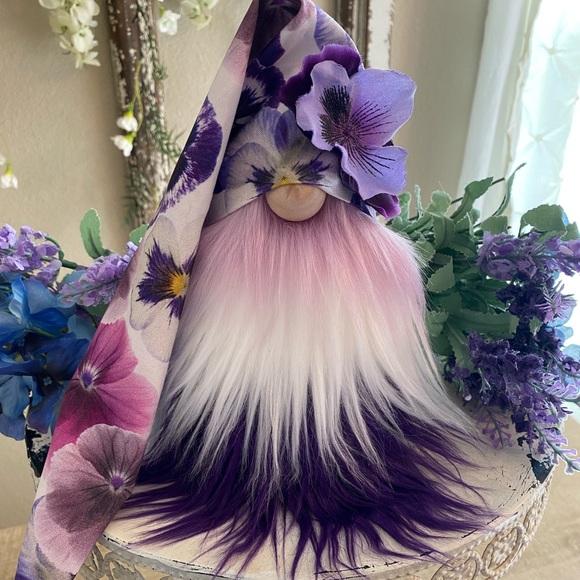 🪻Purple Pansies Flower Gnome, Spring Gnome , Easter Gnome, Tiered Tray D… - Picture 1 of 5